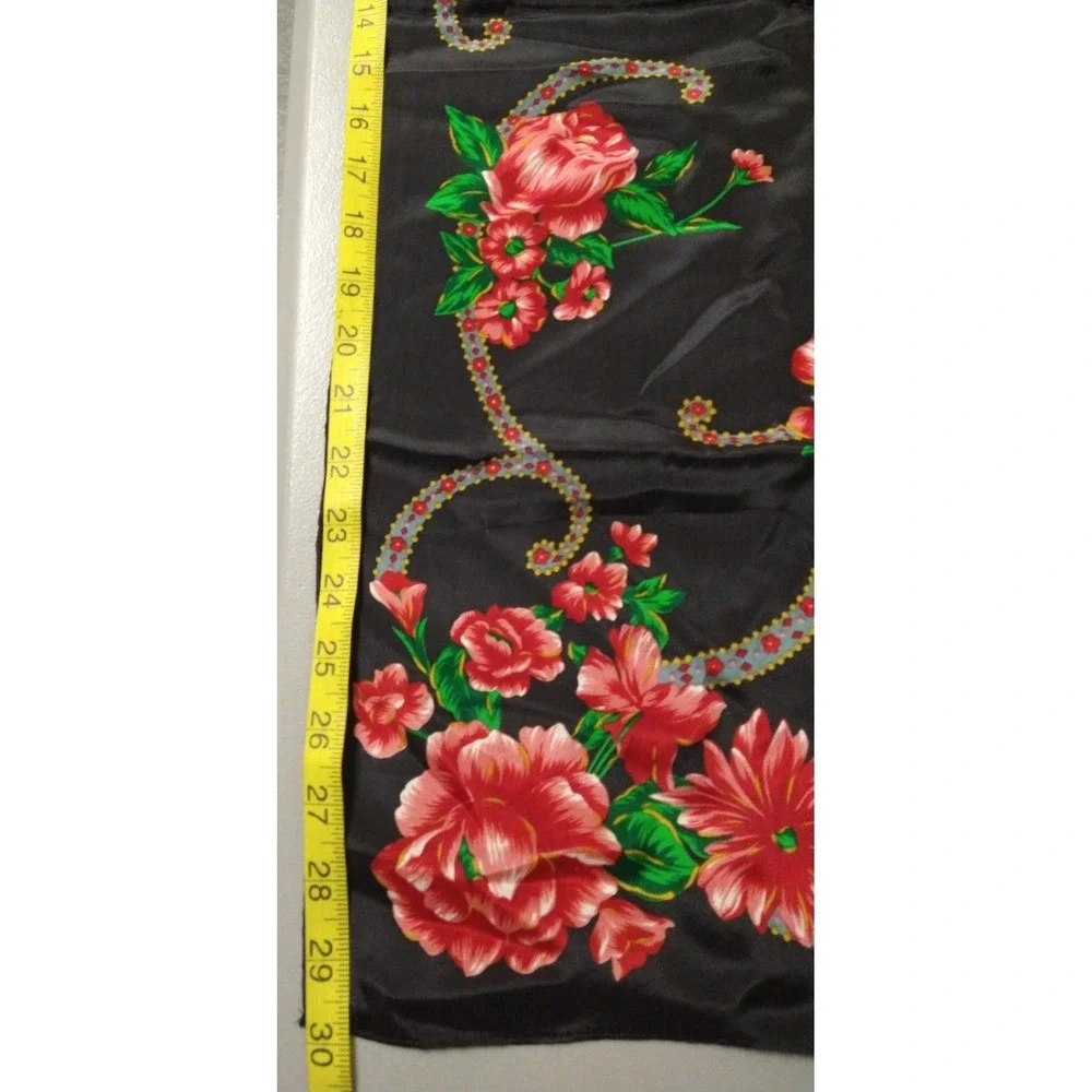 READ 1980s Black Rose Floral Silk Scarf Elegant  30